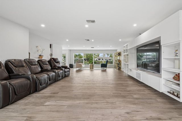 717 NW 30th St, Wilton Manors, FL 33311