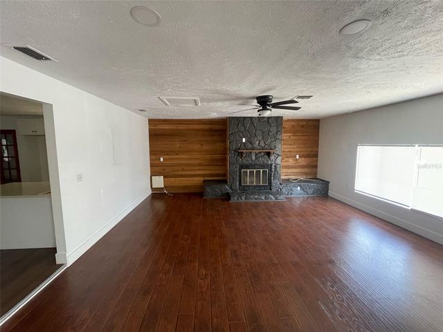4614 E SENECA AVENUE, Tampa, FL 33617