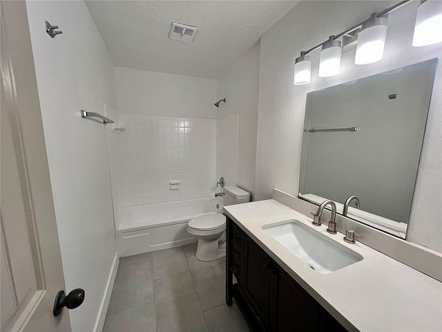 4614 E SENECA AVENUE, Tampa, FL 33617