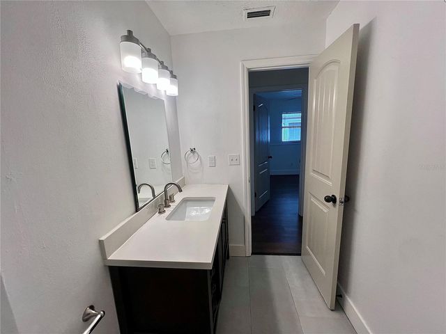 4614 E SENECA AVENUE, Tampa, FL 33617