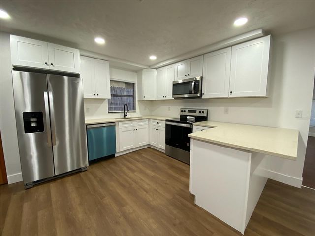 4614 E SENECA AVENUE, Tampa, FL 33617