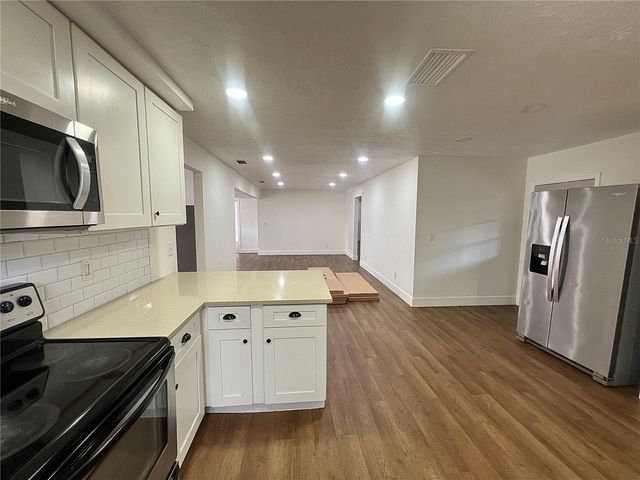 4614 E SENECA AVENUE, Tampa, FL 33617
