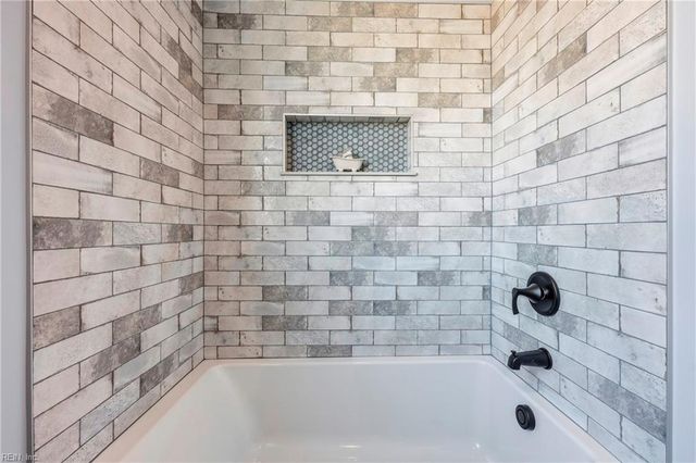 106 Staysail DR, Elizabeth City, NC 27909