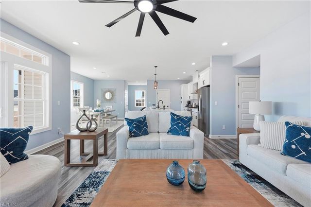 106 Staysail DR, Elizabeth City, NC 27909