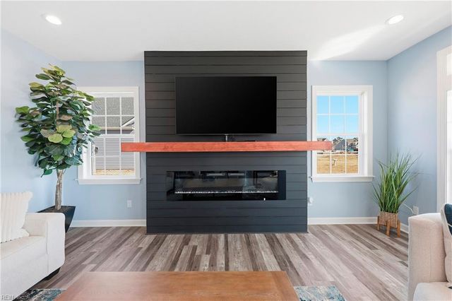 106 Staysail DR, Elizabeth City, NC 27909