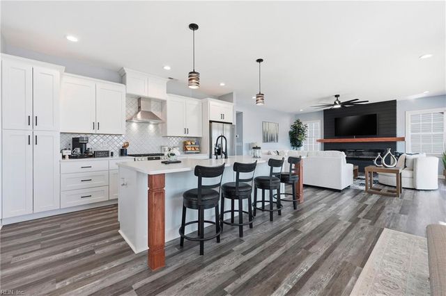 106 Staysail DR, Elizabeth City, NC 27909