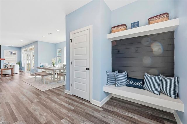 106 Staysail DR, Elizabeth City, NC 27909