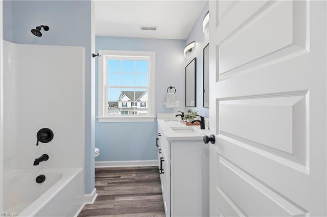 106 Staysail DR, Elizabeth City, NC 27909