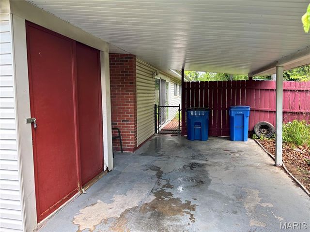 6604 Graybirch Drive, Berkeley, MO 63134