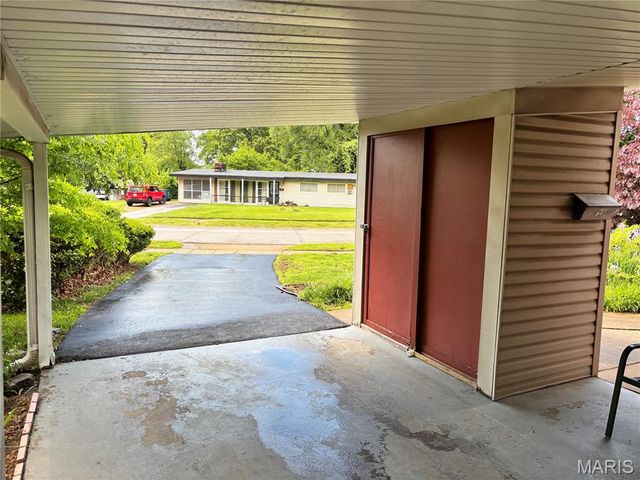 6604 Graybirch Drive, Berkeley, MO 63134