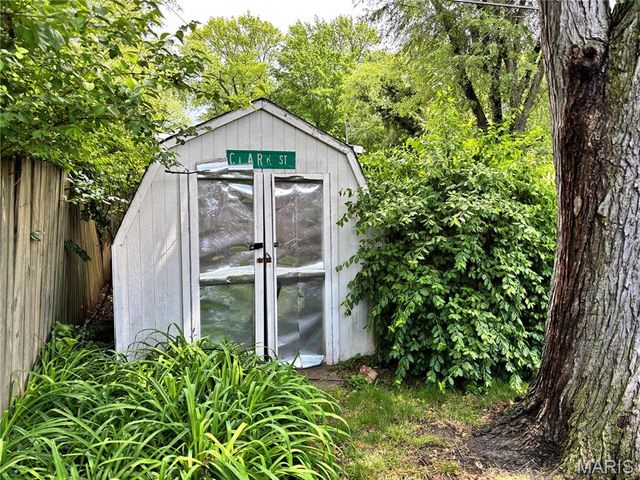6604 Graybirch Drive, Berkeley, MO 63134