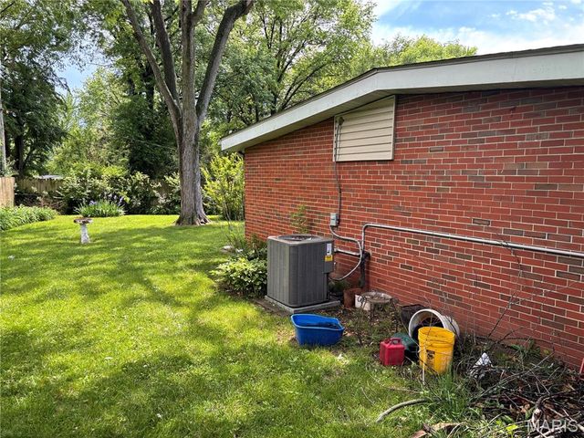 6604 Graybirch Drive, Berkeley, MO 63134