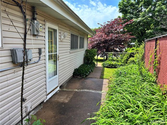 6604 Graybirch Drive, Berkeley, MO 63134