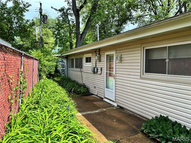 6604 Graybirch Drive, Berkeley, MO 63134