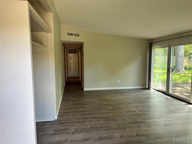 6604 Graybirch Drive, Berkeley, MO 63134