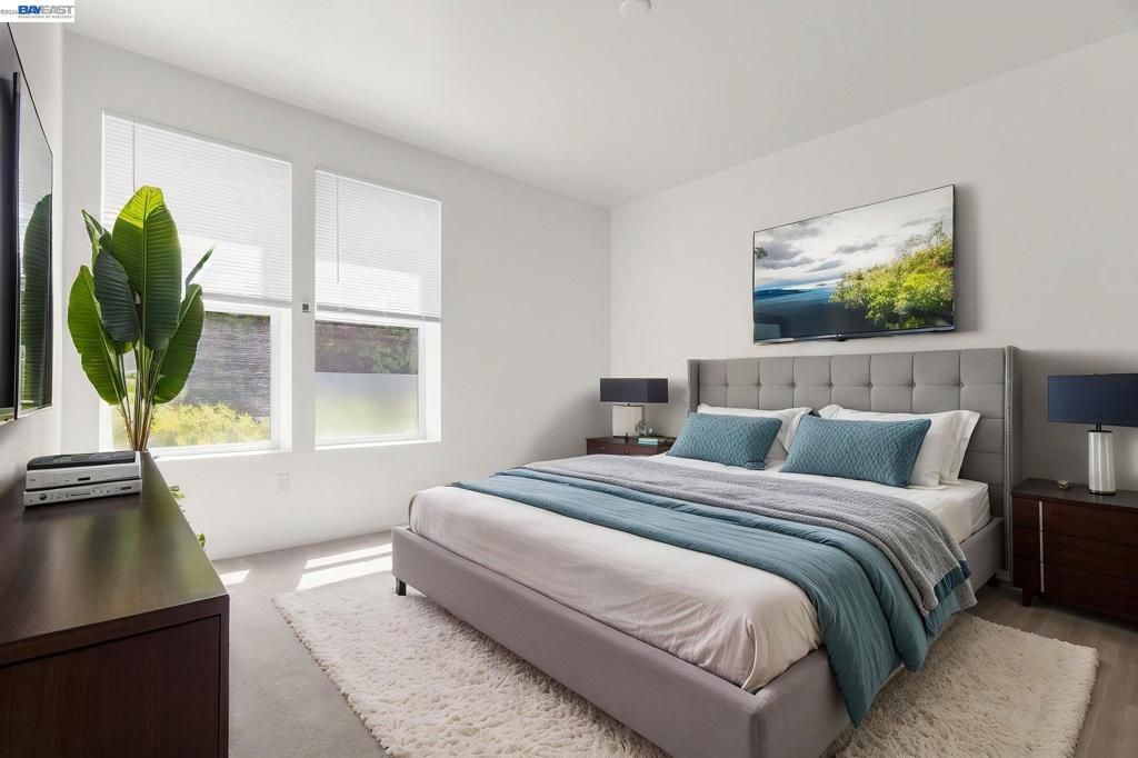 Image 8 of property listing at 629 Artistic Place, Hayward, CA 94541