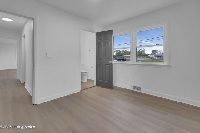 3109 Rockford Ln, Louisville, KY 40216