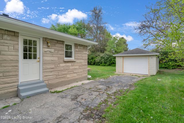 3109 Rockford Ln, Louisville, KY 40216