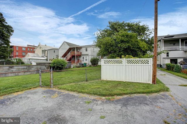 244 W MAIN ST, Waynesboro, PA 17268