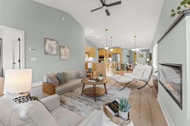 257 Mccarrons Place W, Roseville, MN 55113