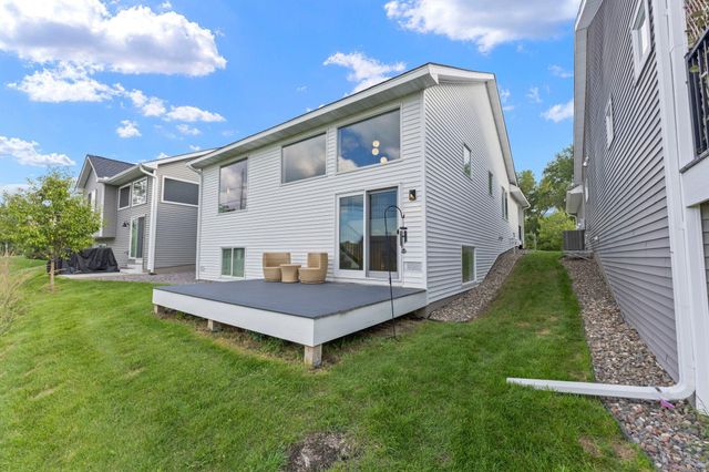 257 Mccarrons Place W, Roseville, MN 55113