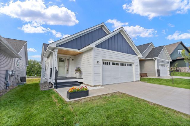 257 Mccarrons Place W, Roseville, MN 55113