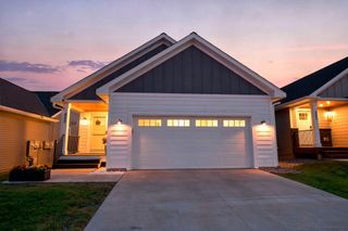257 Mccarrons Place W, Roseville, MN 55113