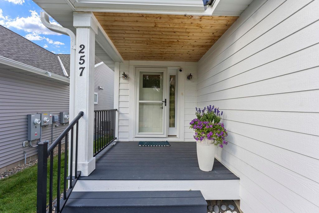 257 Mccarrons Place W, Roseville, MN 55113 — photo 4