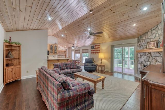 94 Kingfisher Lane, Blairsville, GA 30512