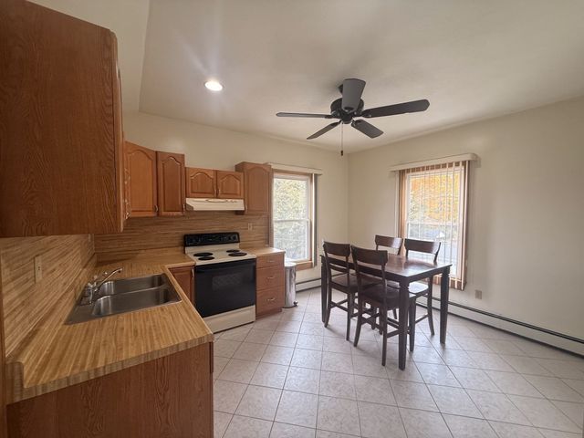 188 North Franklin Street 2R, Holbrook, MA 02343