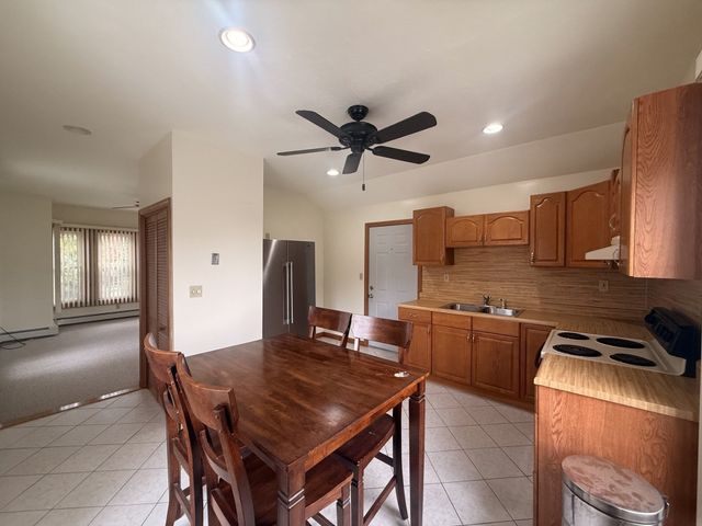 188 North Franklin Street 2R, Holbrook, MA 02343