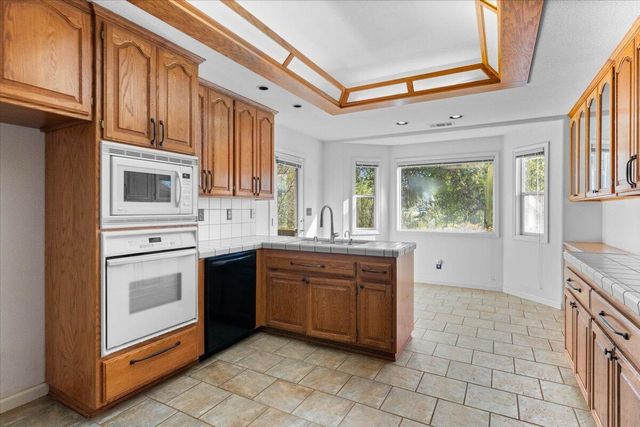 21235 Albatross Way, Redding, CA 96003