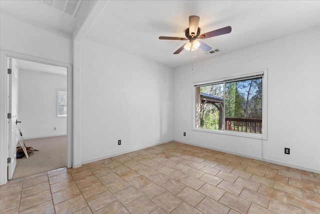 21235 Albatross Way, Redding, CA 96003