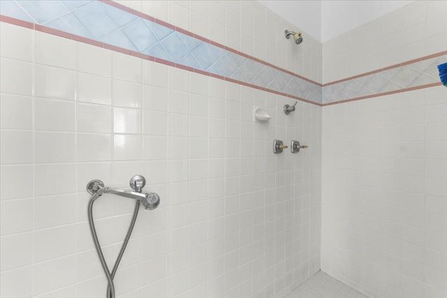21235 Albatross Way, Redding, CA 96003