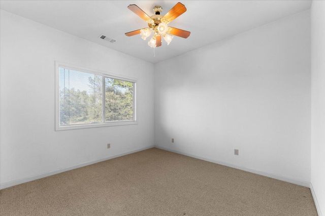 21235 Albatross Way, Redding, CA 96003