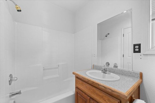 21235 Albatross Way, Redding, CA 96003