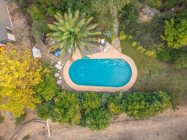21235 Albatross Way, Redding, CA 96003