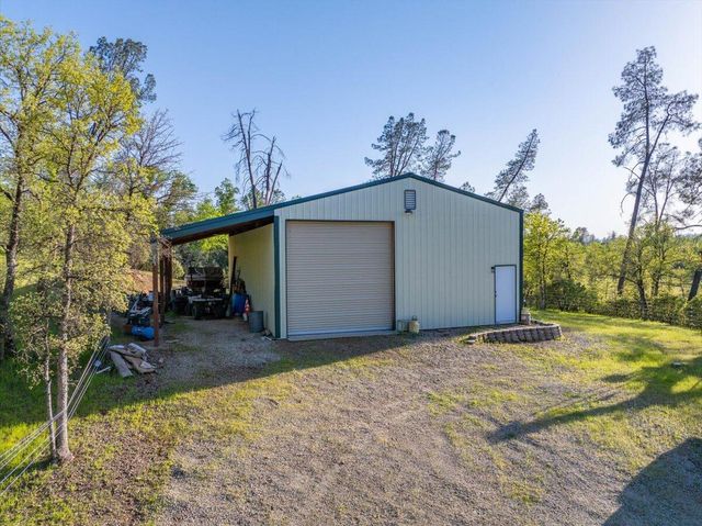 21235 Albatross Way, Redding, CA 96003