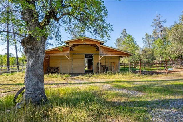 21235 Albatross Way, Redding, CA 96003