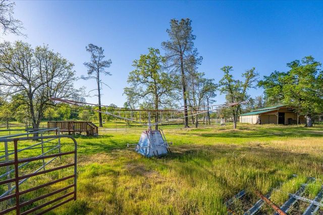 21235 Albatross Way, Redding, CA 96003