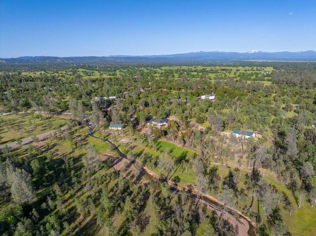 21235 Albatross Way, Redding, CA 96003