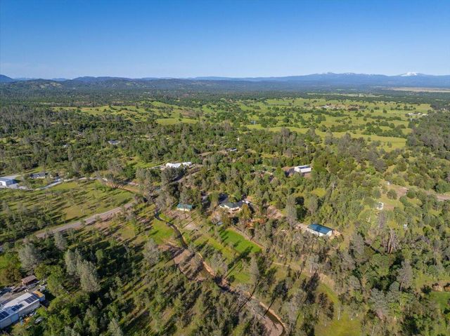 21235 Albatross Way, Redding, CA 96003