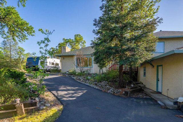 21235 Albatross Way, Redding, CA 96003