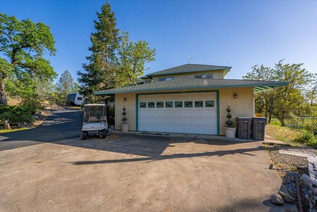 21235 Albatross Way, Redding, CA 96003