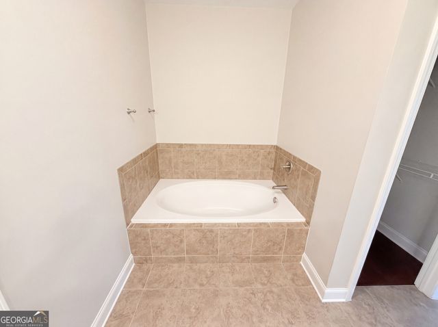 10555 Naramore Lane, Alpharetta, GA 30022