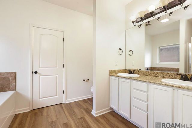 14200 Stones Throw Ct, Denham Springs, LA 70726