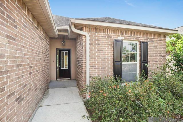 14200 Stones Throw Ct, Denham Springs, LA 70726