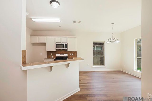 14200 Stones Throw Ct, Denham Springs, LA 70726