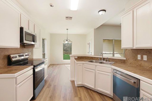 14200 Stones Throw Ct, Denham Springs, LA 70726