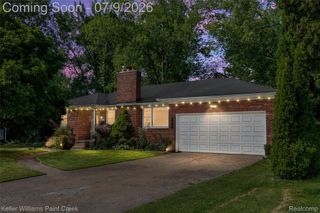 2731 Crooks Road, Royal Oak, MI 48073